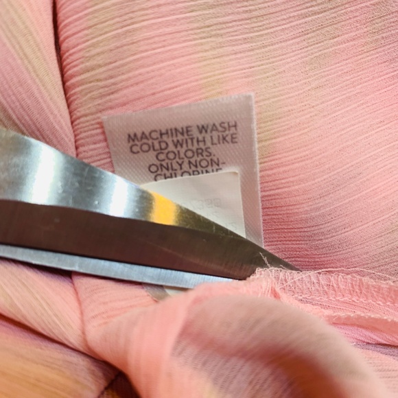 J.Jill Pink Floral Tunic Top Size Medium PETITE Bell Sleeve Tropical Boho Beach - Picture 13 of 14